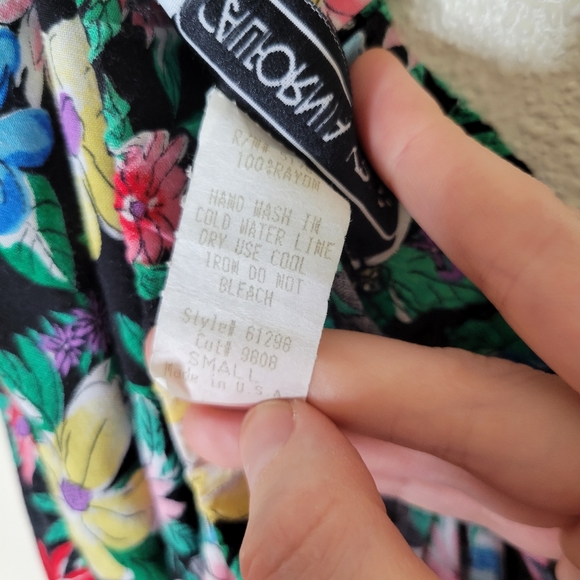 Vintage Floral Skirt - Picture 7 of 7